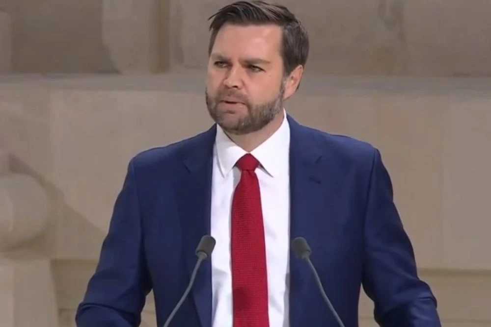 Венс: Україні не варто вступати до НАТО